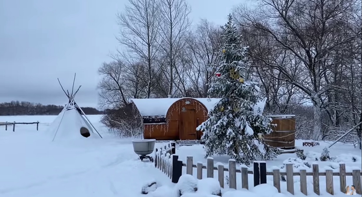 Катание в собачьей упряжке и настоящий вигвам: украинскую Лапландию показали на видео